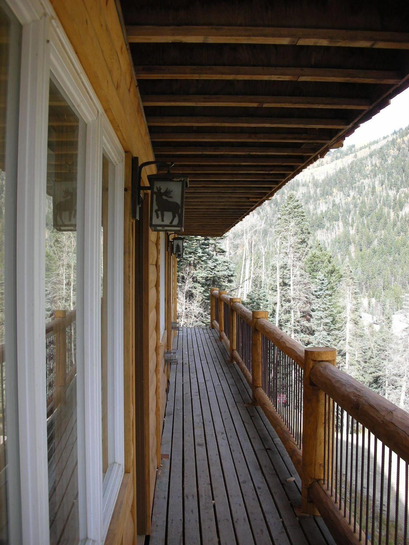 Snow Bear Inn And Condominiums Taos Ski Valley Exterior foto